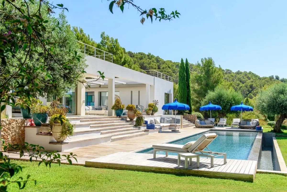 ibiza-luxury-villa-rental-contemporary-padel-court