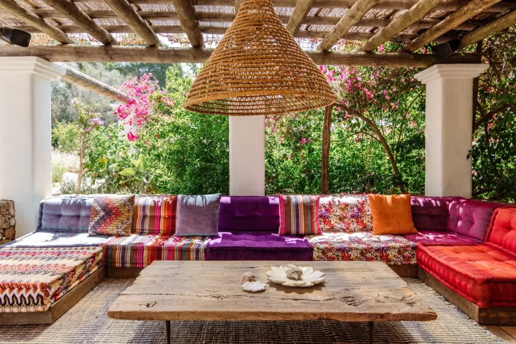  Mediterranean natural materials used in Ibiza architecture
